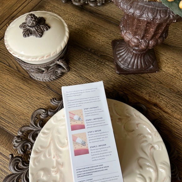 NEW IN BOX DERMAFLASH Dermapore Pore Extraction Tool Serum Infuser New Unopened - Picture 2 of 2